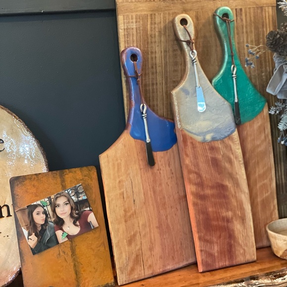 24”L x 6”W “swirl of blues & pearl”, Live Edge, epoxy, bread board - Picture 5 of 5